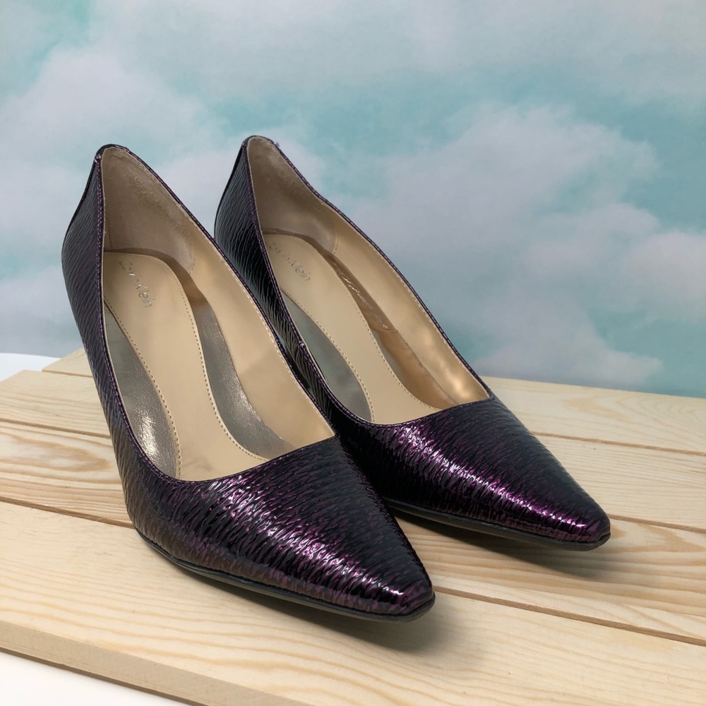 Size 7 Beautiful Calvin Klein heels